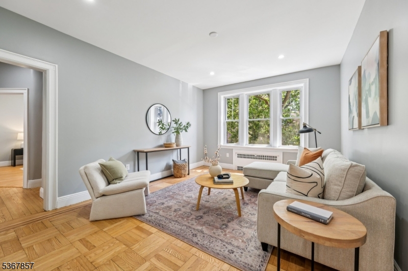 340 Fairmount #209, Jersey City, NJ 07306