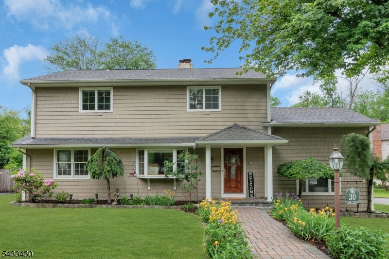 30 Laurel Dr