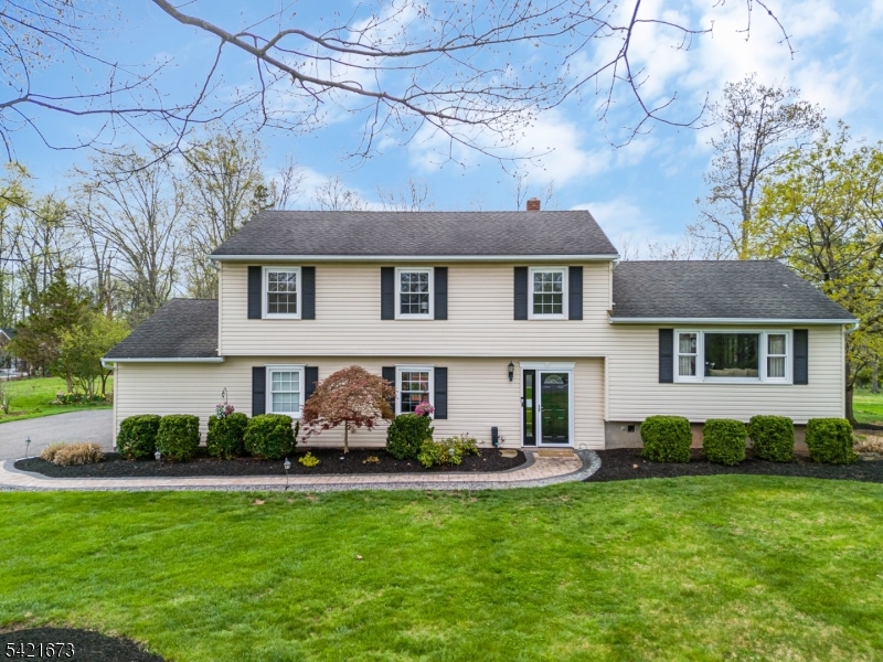 496 Rolling Hills Rd, Bridgewater Twp, NJ 08807
