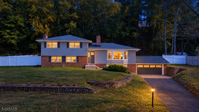 22 Mountainside Dr