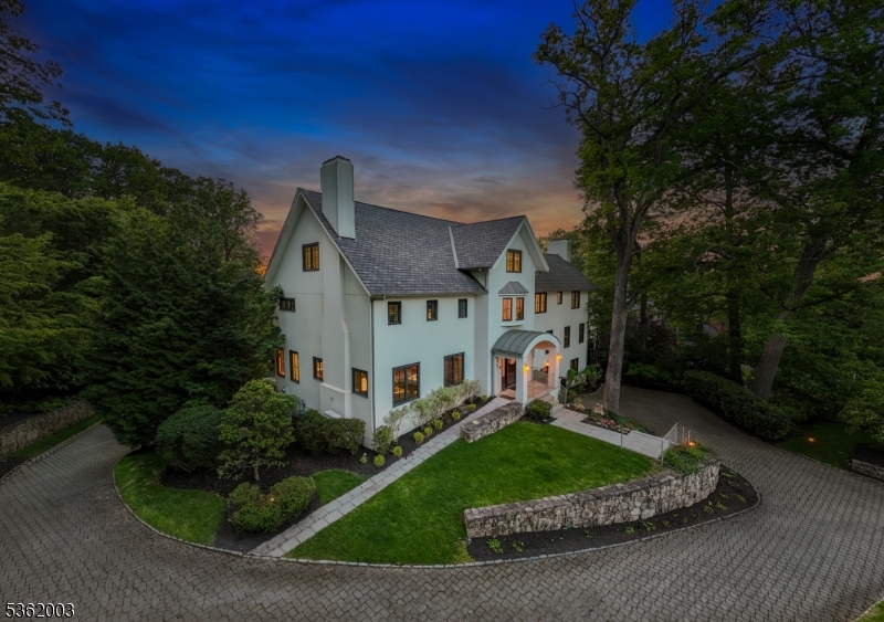 60 Fernwood Rd, Summit City, NJ 07901