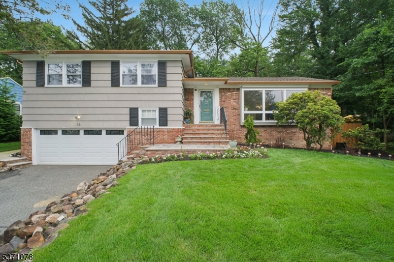 16 Wedgewood Dr, West Orange Twp, NJ 07052