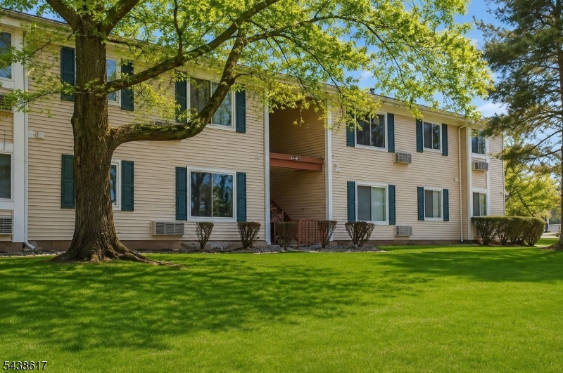 22 Bolton Ct, Franklin Twp. - Somerset, NJ 08873