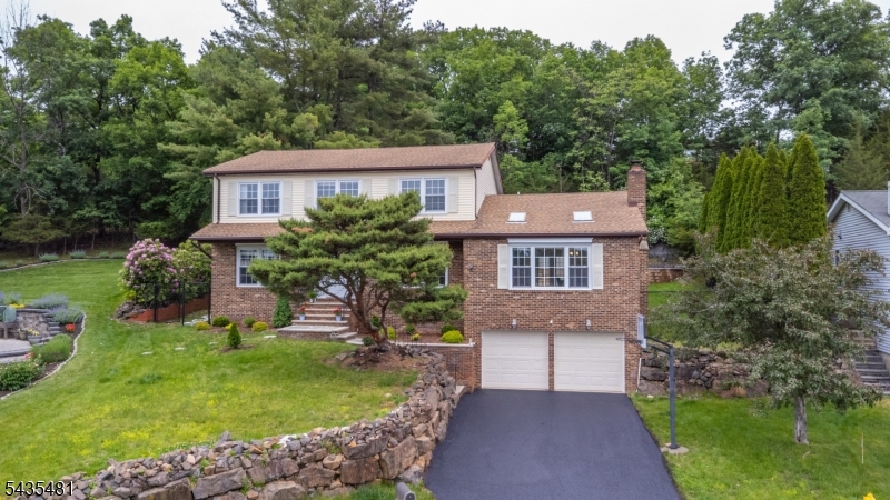 12 Rene Ct
