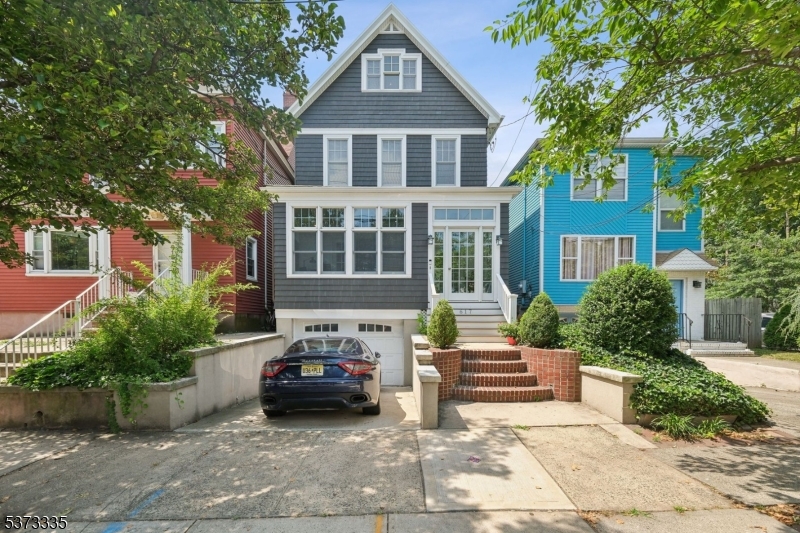 617 Avenue E, Bayonne City, NJ 07002