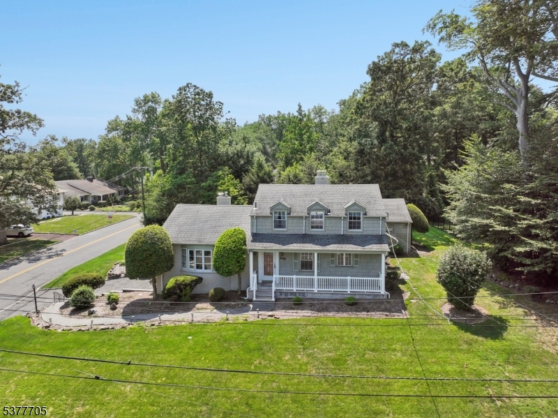 249 Meetinghouse Ln
