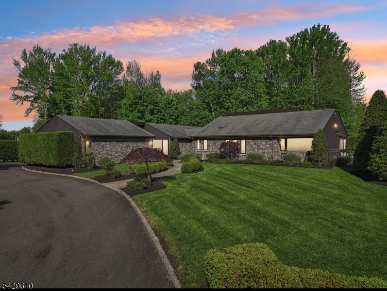  15 Laurie Ct, Scotch Plains T, NJ 07076 