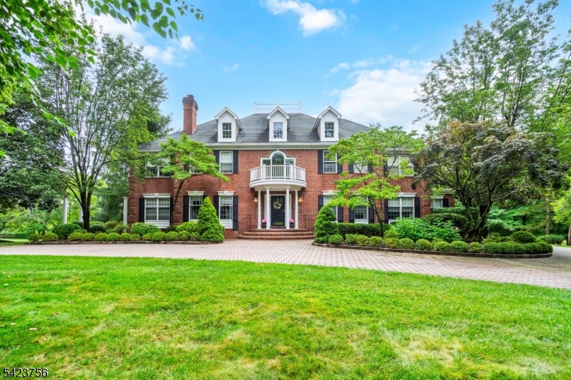 11 Baltusrol Way