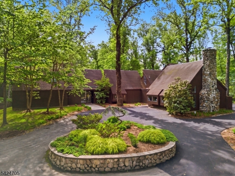 85 Crest Dr, Bernardsville B, NJ 07924