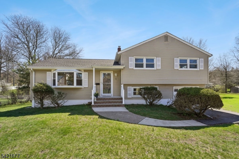 71 Ridge Rd, Cedar Grove Twp, NJ 07009