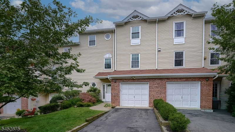 42 Bowfell Ct