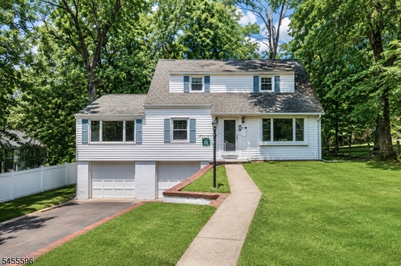 18 Mountainside Dr