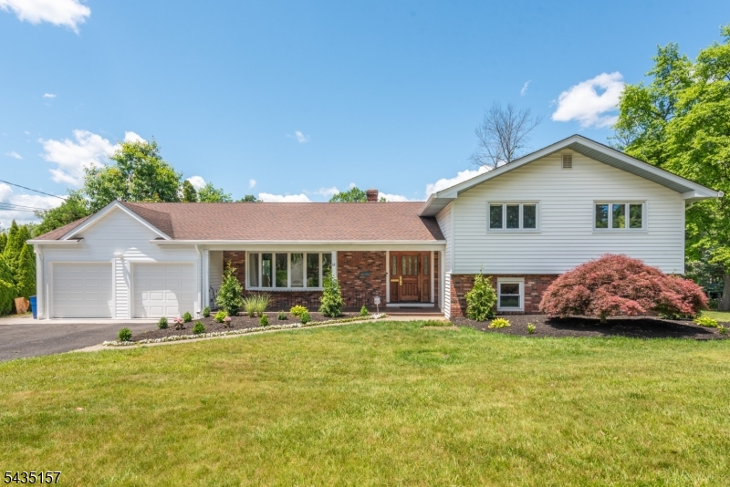 68 Mandeville Dr