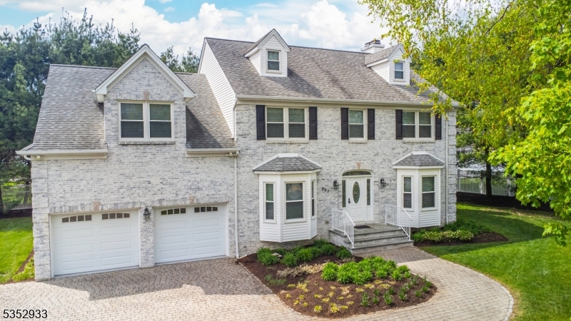 987 Valley Rd
